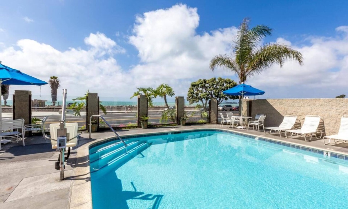 Capistrano Beach Hotel | 2 Units with Private Balcony & Kitchen! Outdoor Pool