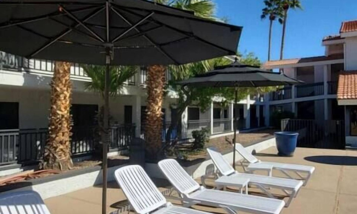 Mesa Apartment | 245 Lovely Mesa Studio with King - Hot Tub & Pool