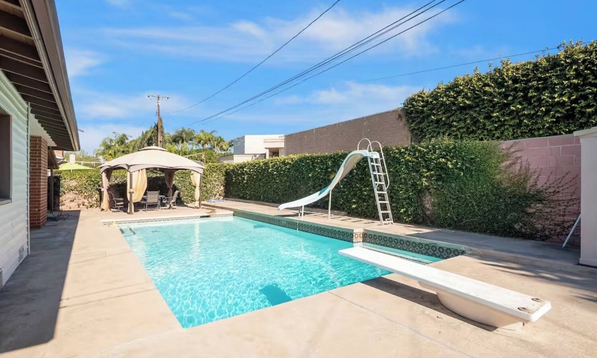 North Tustin House | 3b2b Pool Home Minutes to Disneyland