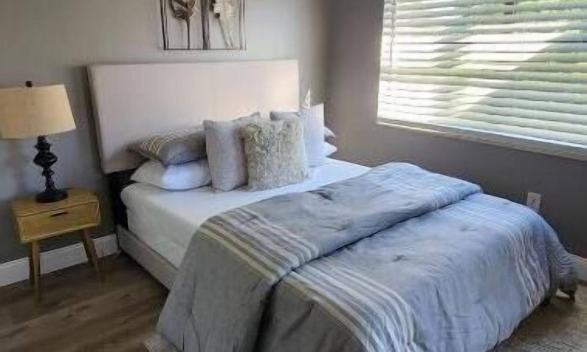 Ventura House | Alluring 2bd/2ba in East Orlando.