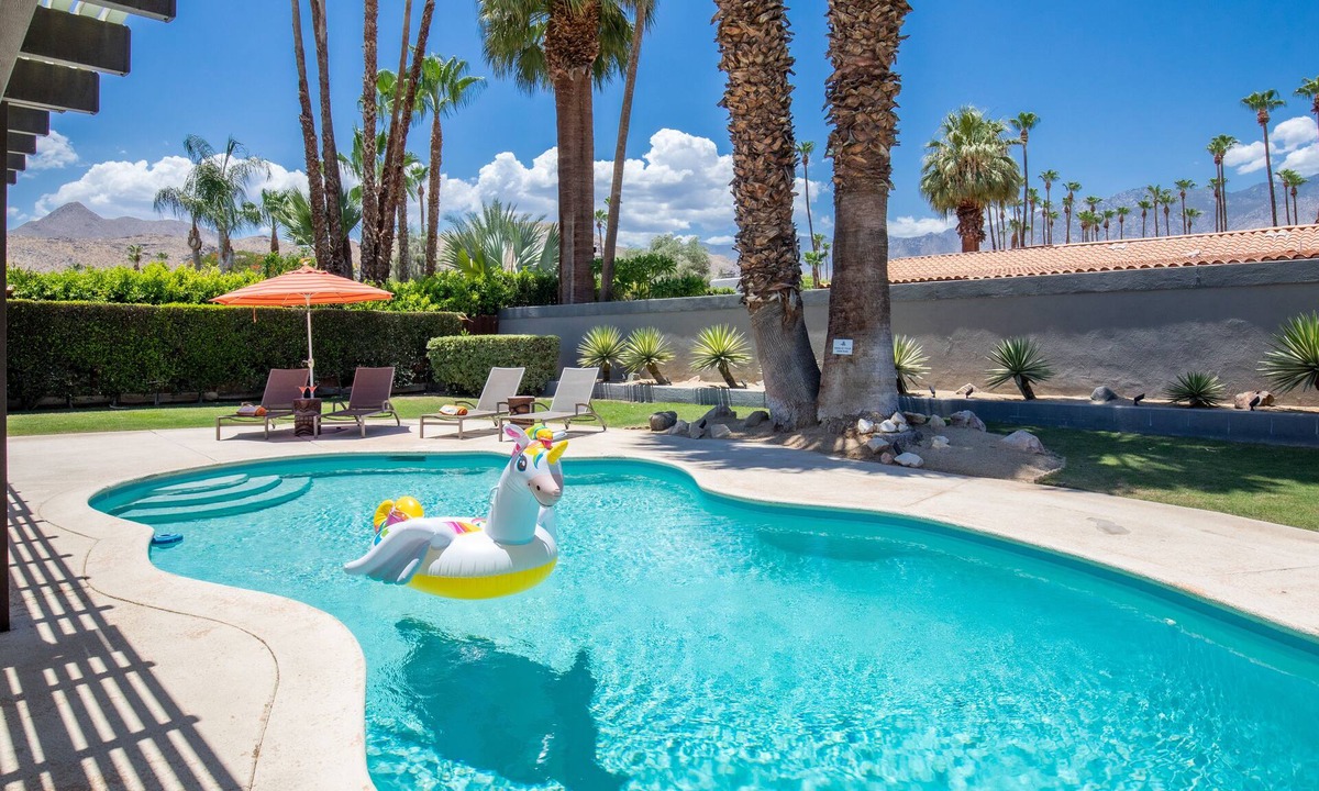 Palm Springs House | Atomic Tiki Special Spring & Summer Rates Now In Effect