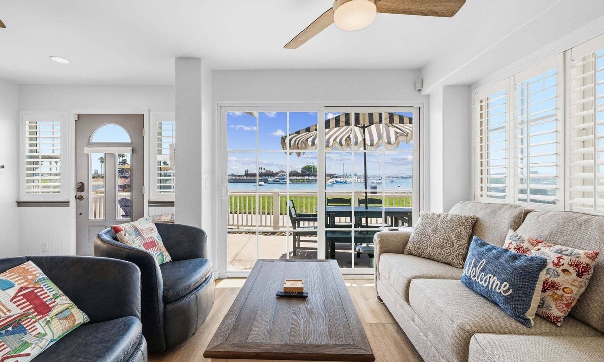 Mission Beach House | Bayfront Dreams - Bay Views, Garage, Boardwalk & Patio