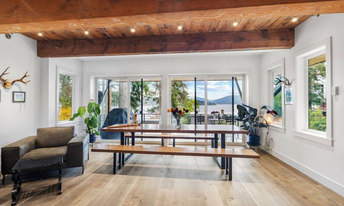 Northeast Bellevue House | Bayview Modern Luxury by the Lake