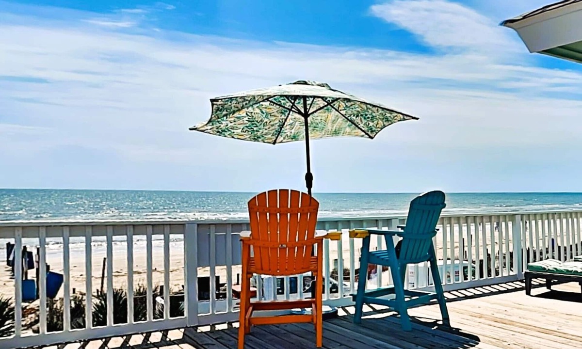 Bermuda Beach Cottage | Beachfront Bungalow by Ryson Vacation Rentals
