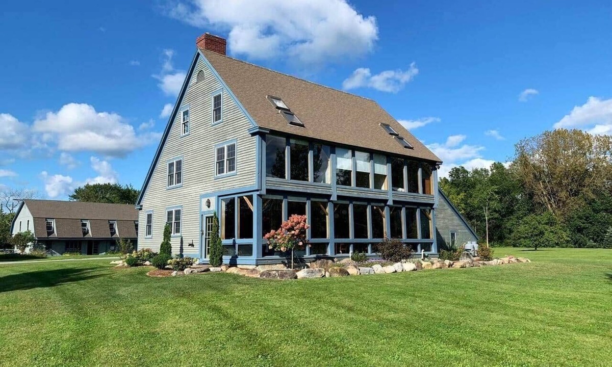 New Haven House | Beautiful timber frame just minutes to Middlebury!