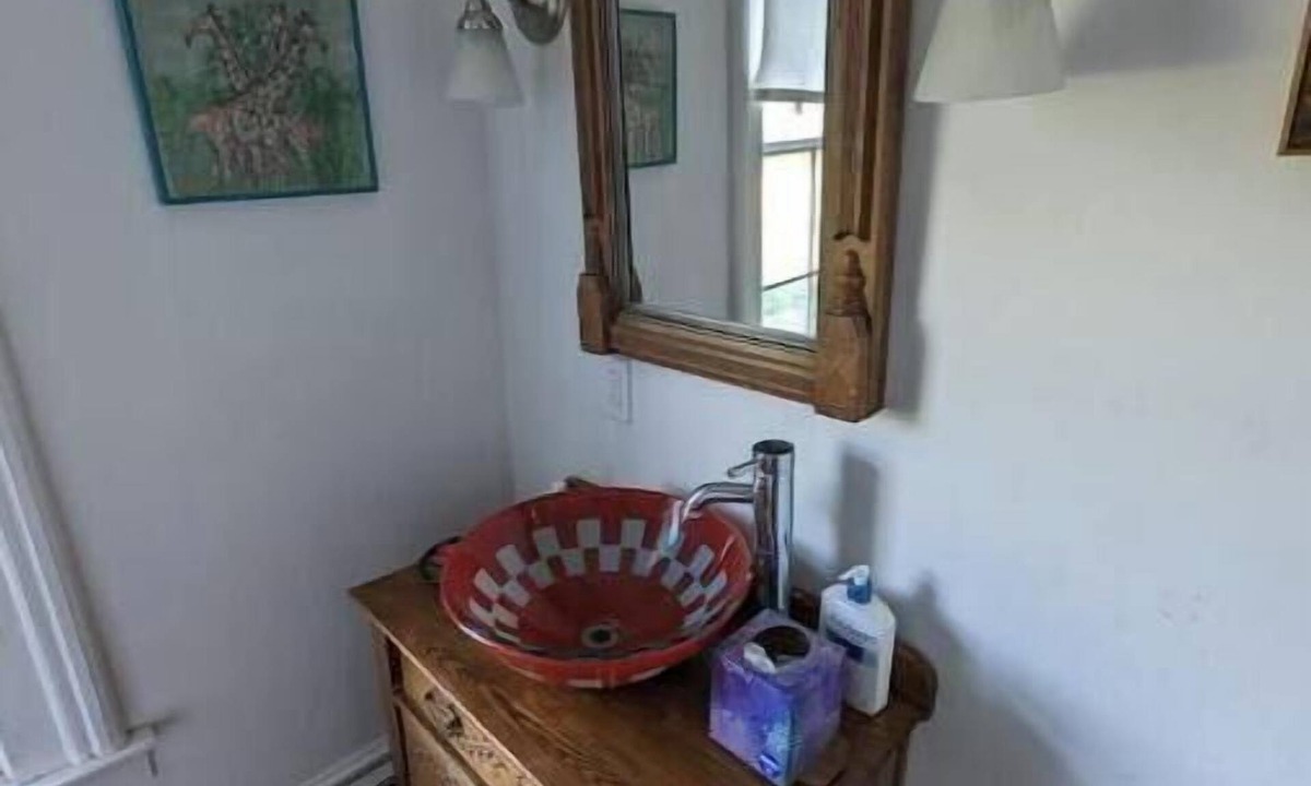 Willsboro House | Charming 4-bedroom farmhouse in terrific Willsboro with WiFi