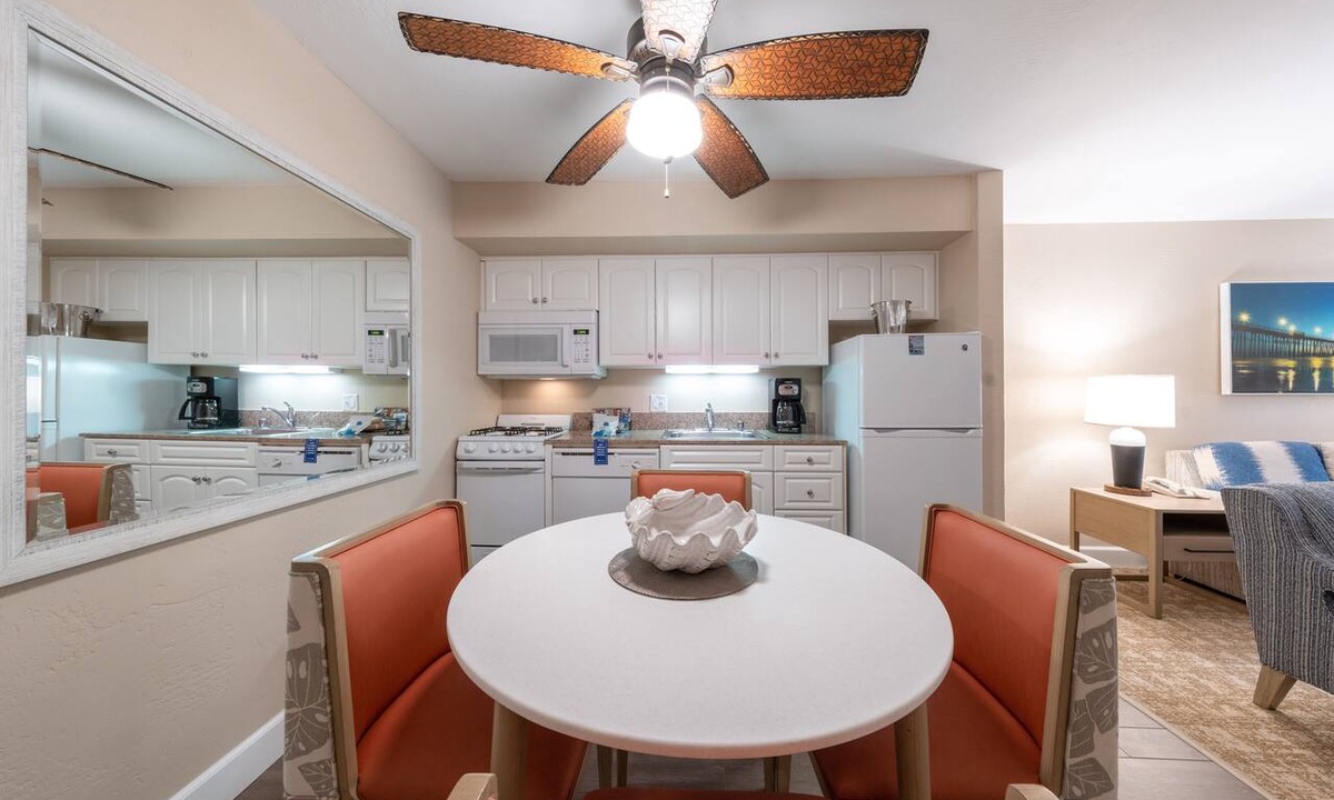 Townsite Hotel | Comfortable Coastal Stay With Easy Access to the Shore