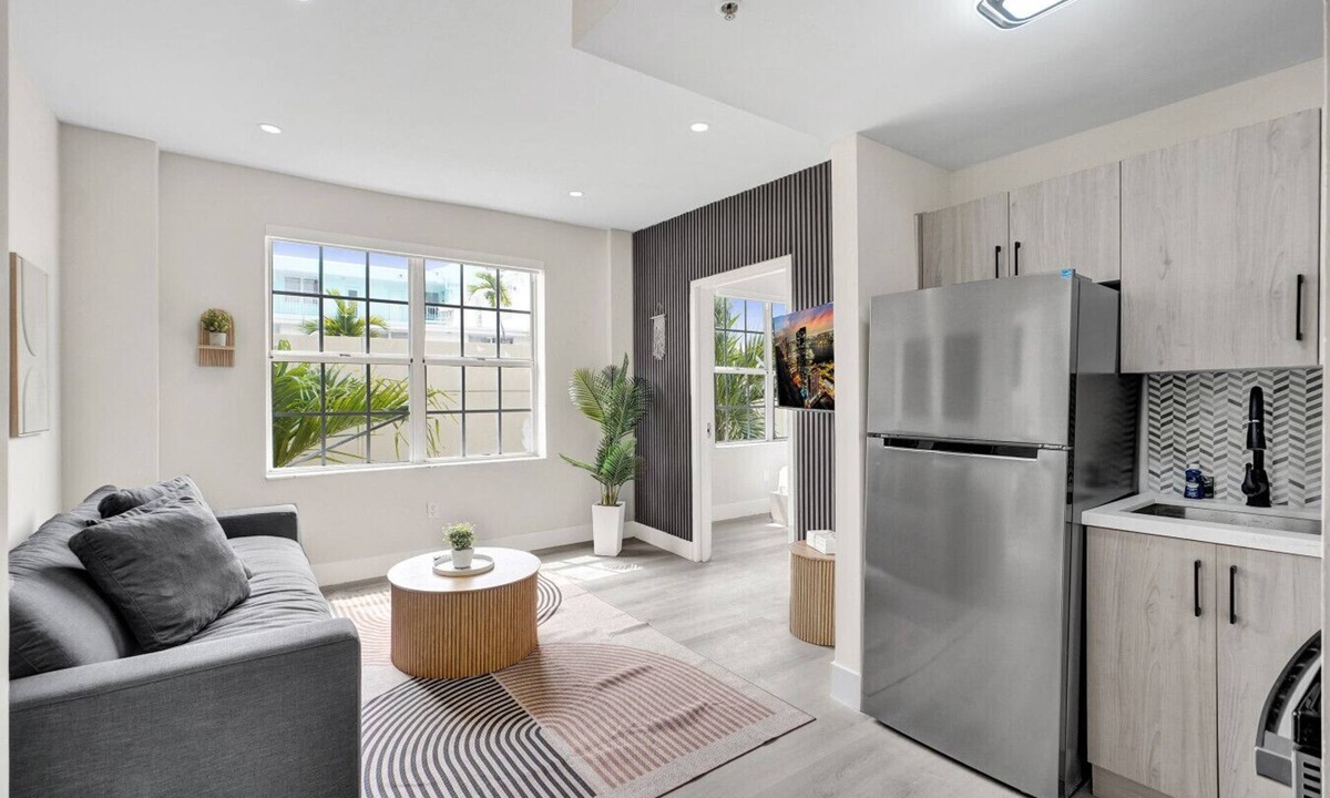 Flamingo/Lummus Apartment | Cozy 2BR/2BA SoBe Escape 1 Min to the Ocean 203