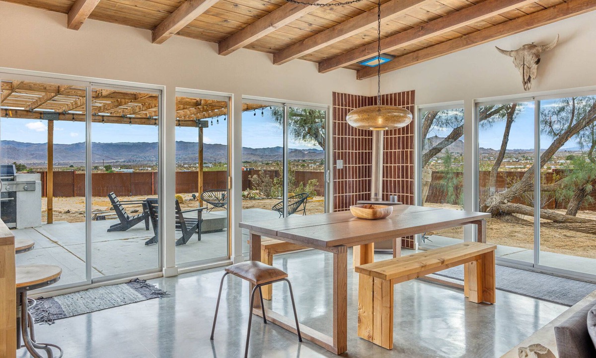 Joshua Tree House | Desert Hearts Ranch - BBQ, Quiet and Dark Skies in Joshua Tree!