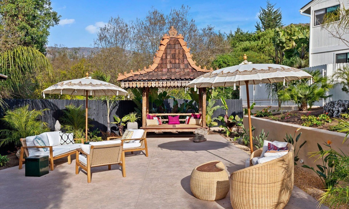 Summerland Condo | Group-Friendly | 2 King | Views | Tranquil Oasis