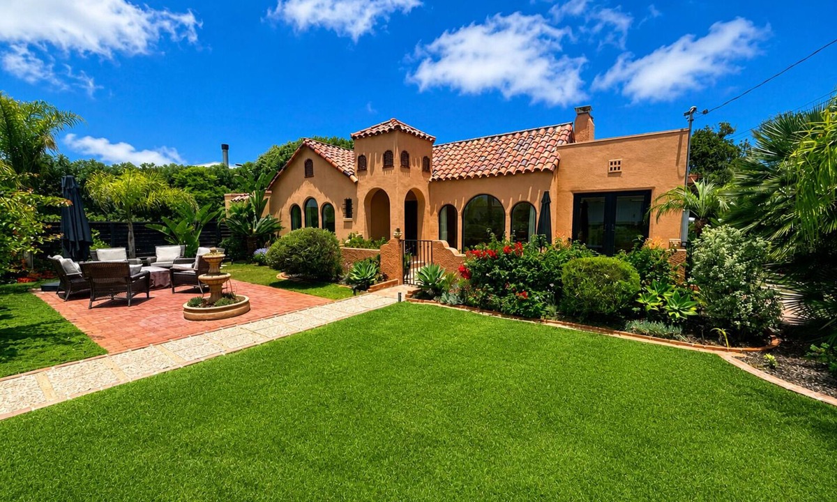 Cardiff-by-the-Sea House | Historic Spanish Home - Walk to the Beach, Restaurants and Shopping!