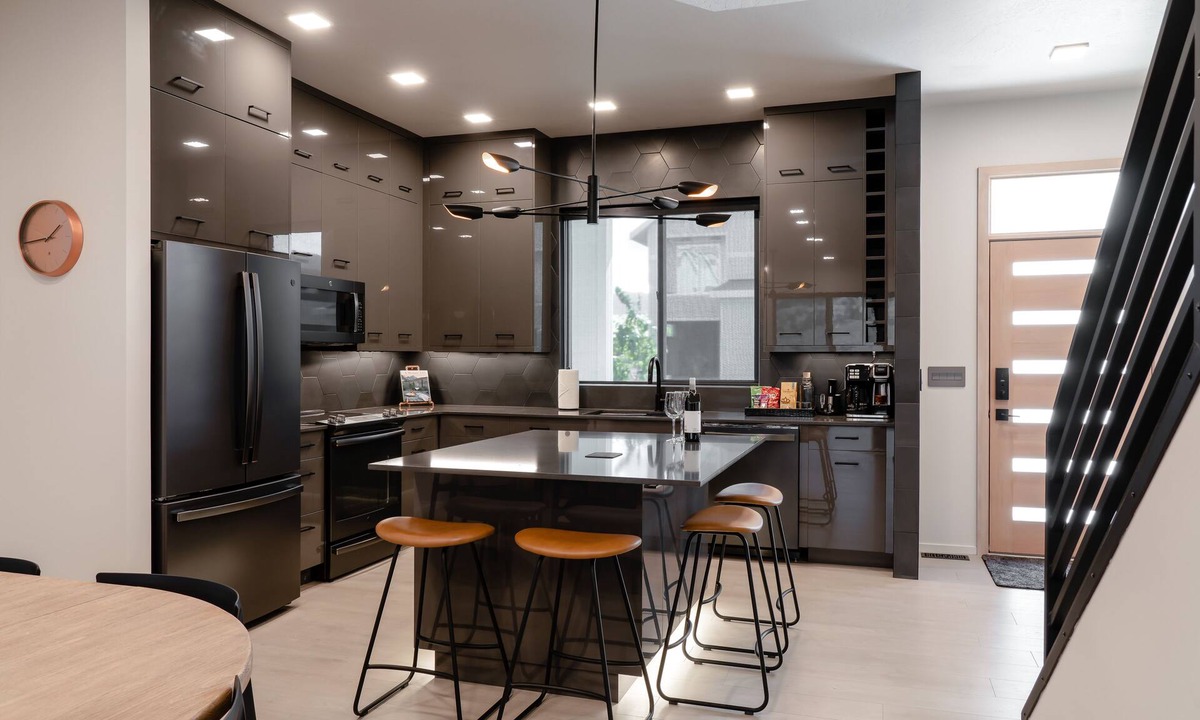 Bozeman Cottage | Luxury Stand Alone Condo, Minutes from Downtown Bozeman, Garage & Outdoor Patio