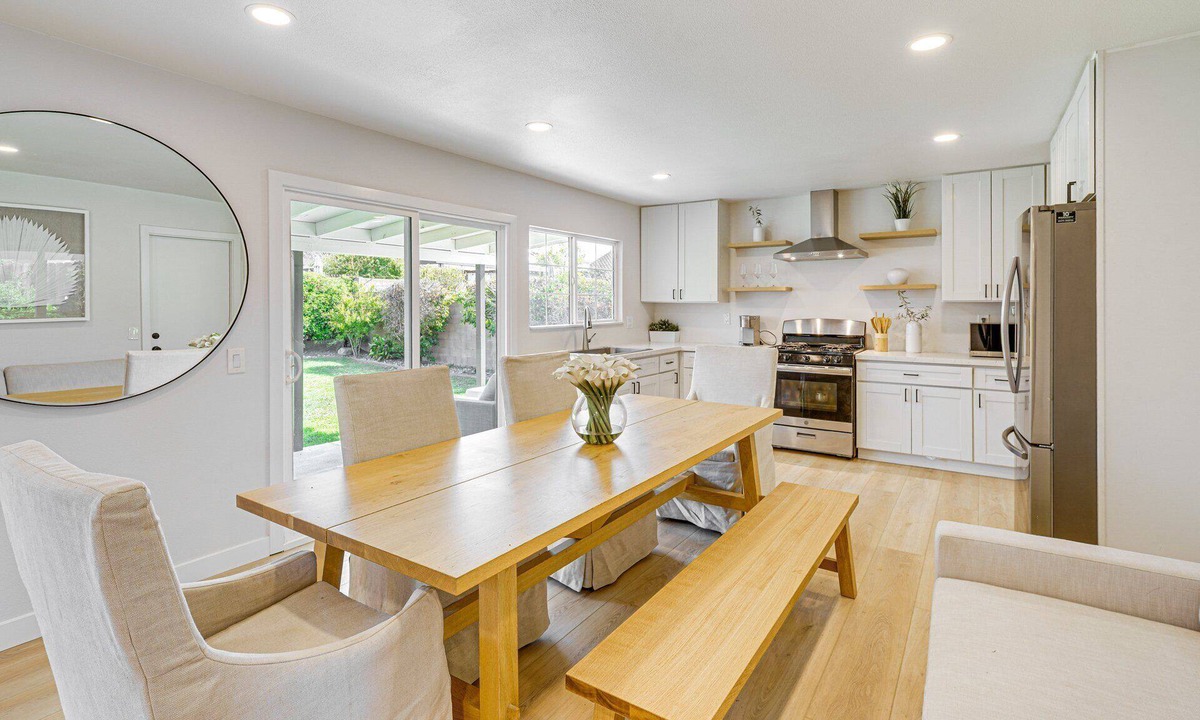 Sea View Estates House | Modern & Bright 3bd/2bth home