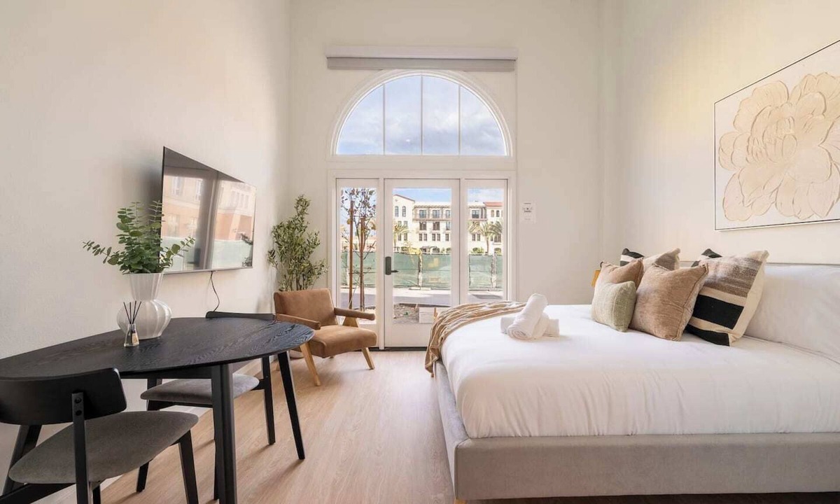 San Bernardino County Apartment | Montclair King Escape｜Private Studio + Pool & Spa