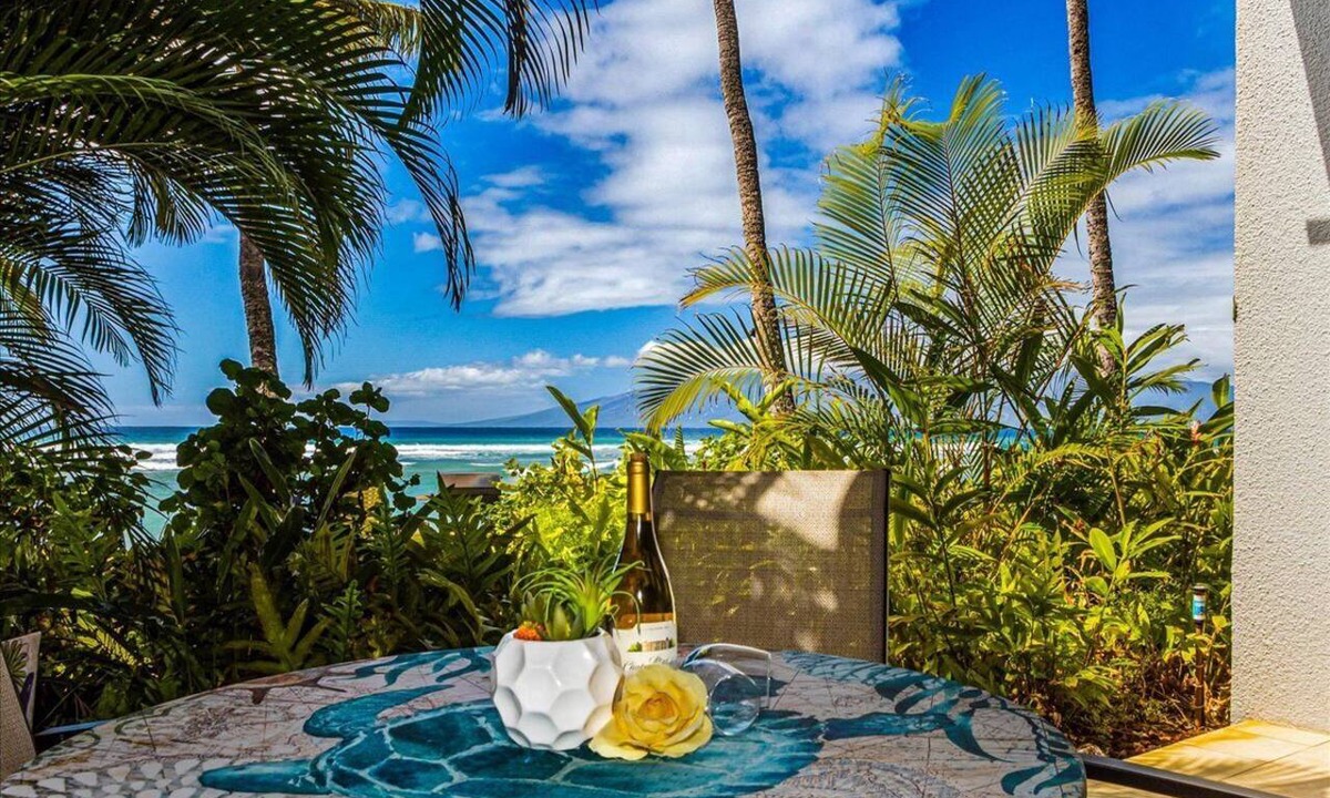 Honokowai Condo | Oceanfront ground floor haven with tropical charm