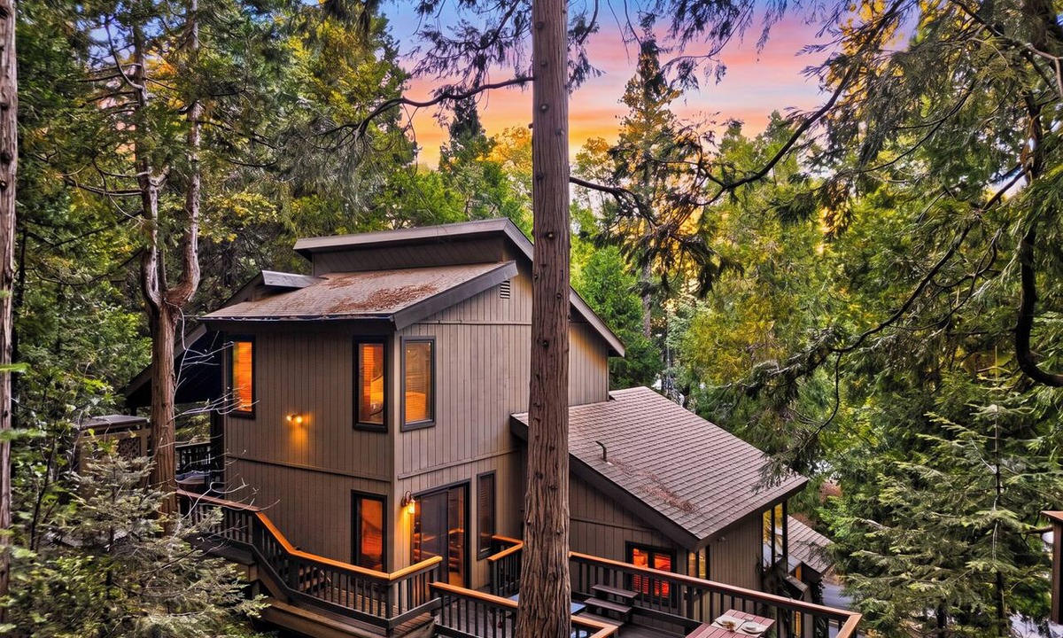 Cedar Glen Cabin | Pine-View Cabin Beach Club Access + Game Room Near Trails | Whispering Pines