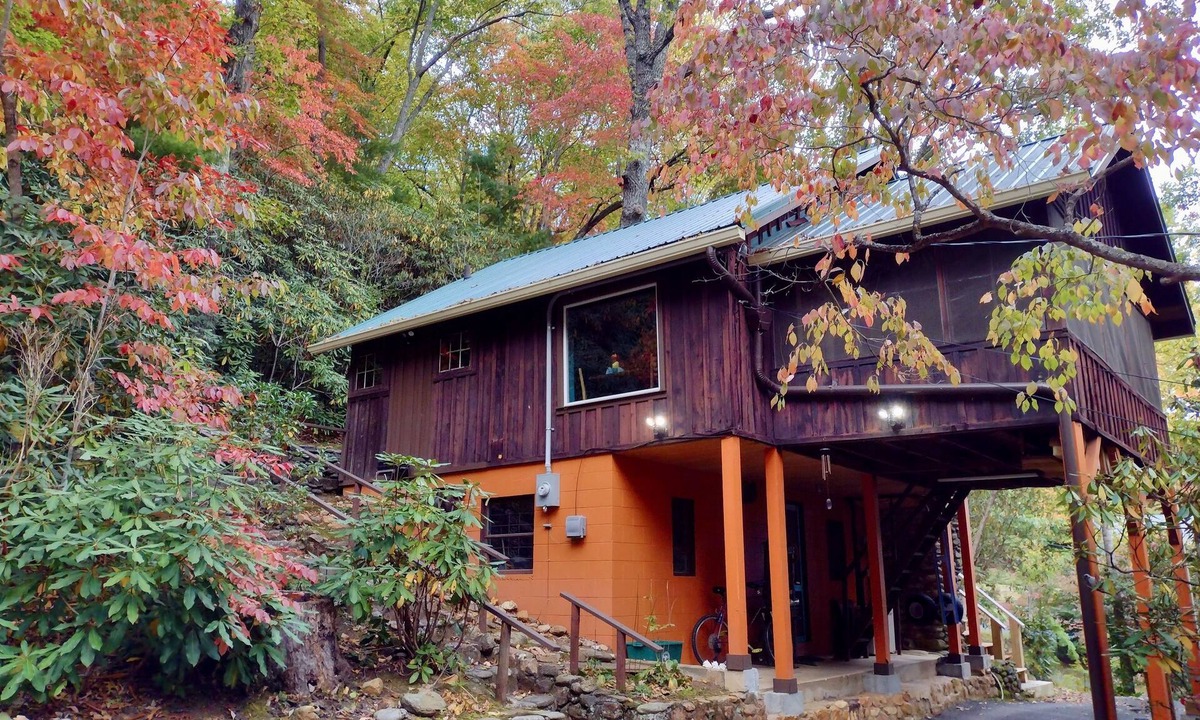 Black Mountain Cabin | Rustic 1940's Appalachian Summer Cabin w/hot tub - Black Mountain