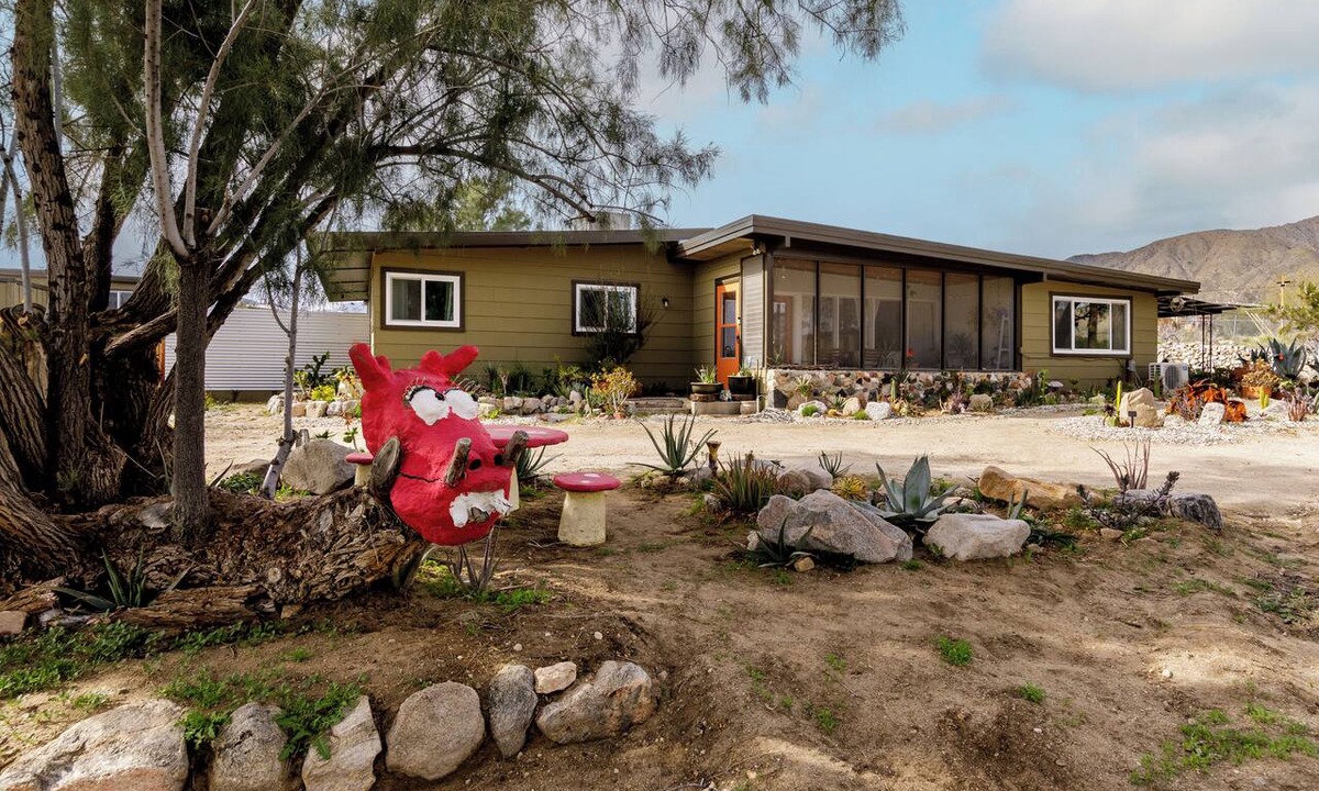 Morongo Valley House | Rustic Retreat — 3b/2ba home + desert gardens