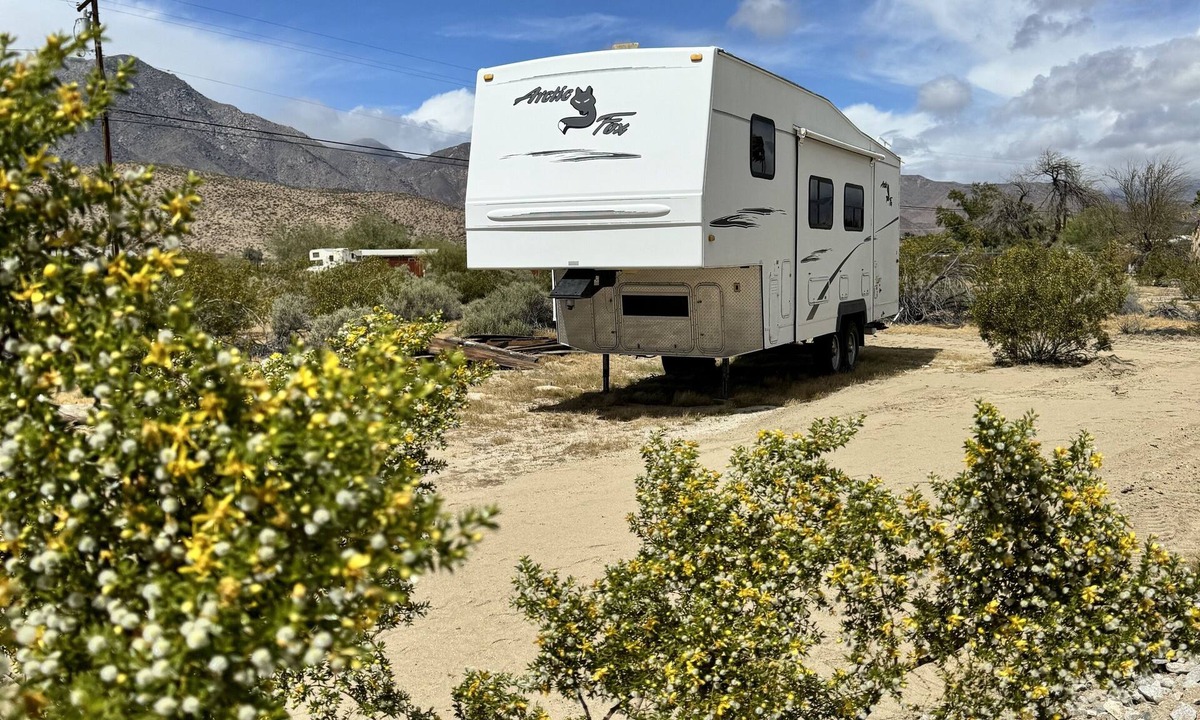 Borrego Springs House | Serenity Oasis 5th Wheel Camper trailer