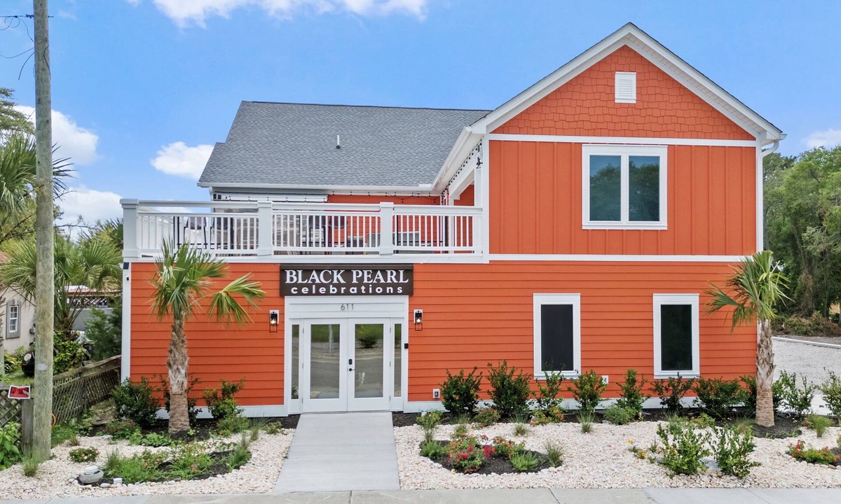 Atlantic Beach House | Sleeps 10 + Pool + Spa + Rooftop + Walk to Beach