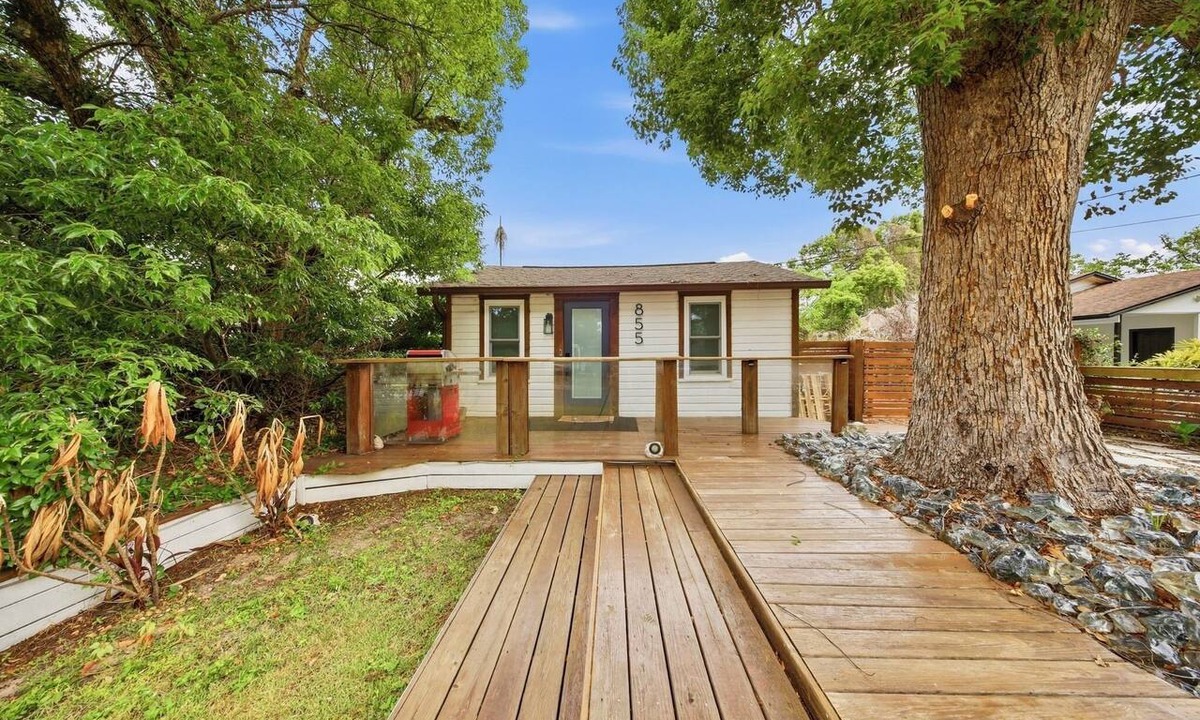 Fairview Shores House | Spacious Orlando Retreat w/Backyard Oasis Near Downtown & Attractions
