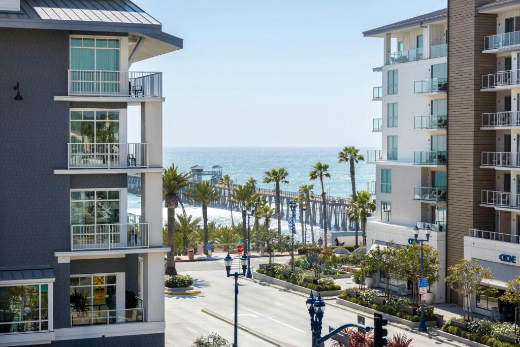 Townsite Hotel | SpringHill Suites by Marriott Oceanside Beach