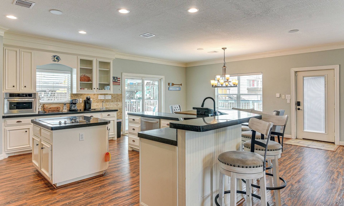 Surfside Beach Cottage | Steps to Surfside Beach: Large Group Gulf Retreat
