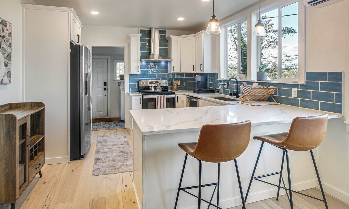 West Hills Cottage | Walk to Shipyard: Bremerton Home w/Patio!