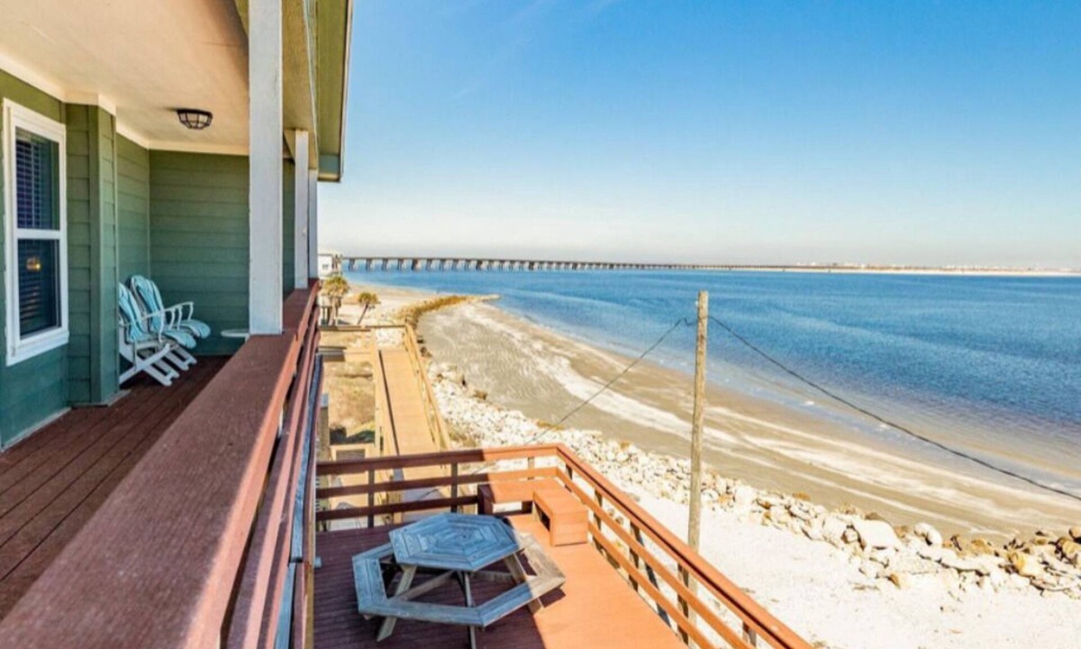 San Luis House | Waterfront House with Beach Access and Beautiful Sunrises
