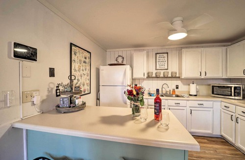 Beech Mountain Condo | < 1 Mi to Beech Mtn Ski! Condo w/Hot Tub Access