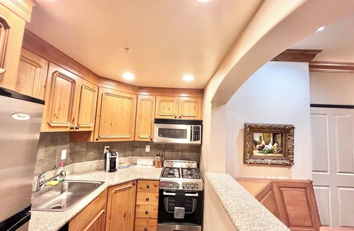 Zermatt Villa | 1047/49 | Spacious 2BR Villa | Zermatt Midway Stay