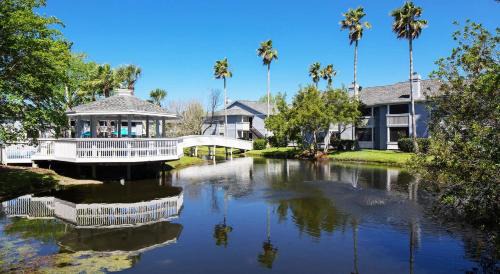 Golden Glades - The Woods Apartment | 1st Floor King Bed Beach Mayo Clinic Pets Welcome