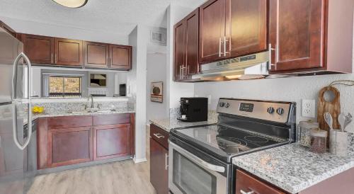 Golden Glades - The Woods Apartment | 1st Floor King Bed Beach Mayo Clinic Pets Welcome