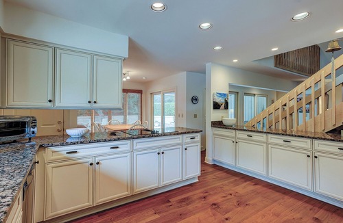 Oceanside House | 2 Duck Hawk - Sea Pines just a Short Walk to the Beach & Private Pool