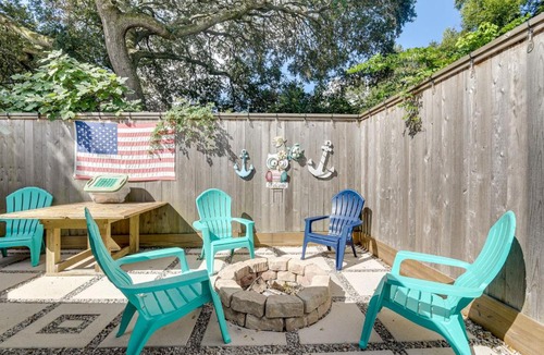 Bacliff Apartment | 3 Mi to Boardwalk: Bacliff Apartment w/Hot Tub
