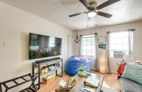 Bacliff Apartment | 3 Mi to Boardwalk: Bacliff Apartment w/Hot Tub