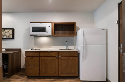 Rockledge Hotel | 4 Dog-Friendly Units with Spacious Kitchen & Easy Access to Rockledge Parks