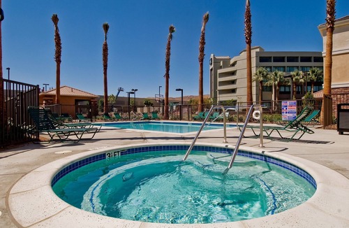 Palmdale Apartment | Accessible Studio w/Walk-In Shower, Palmdale