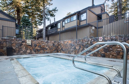 Majestic Pines Apartment | Affordable Luxury! WiFi/Parking/View and Great Location!