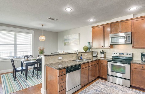 Red Fish Cove Condo | Beach + Pool Access: Resort Getaway in Galveston!