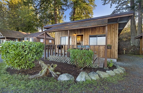 Eastsound Cabin | Beachfront 2BR Classic Cabin - stunning west-facing beach with epic sunsets!