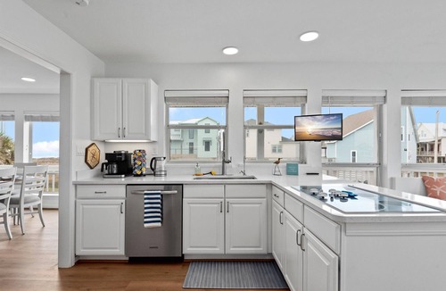 Pointe San Luis House | Beachfront/HotTub/Community Pool/Ramp+Fenced Yard