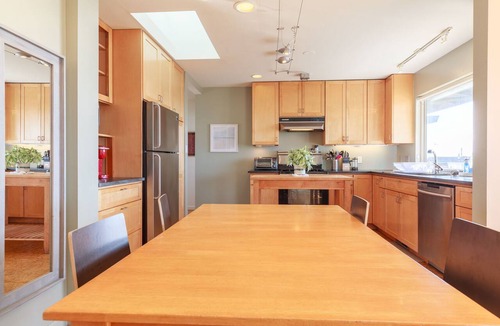 Sharp Park Apartment | Beachfront Ocean Views 20 mins to San Francisco! (Neptune 3)