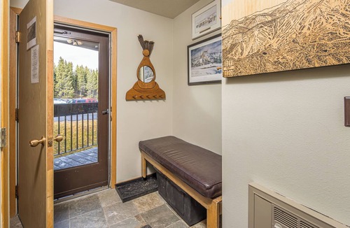 Big Sky Condo | Beautiful Mountain Views, walking distance to Big Sky Resort!
