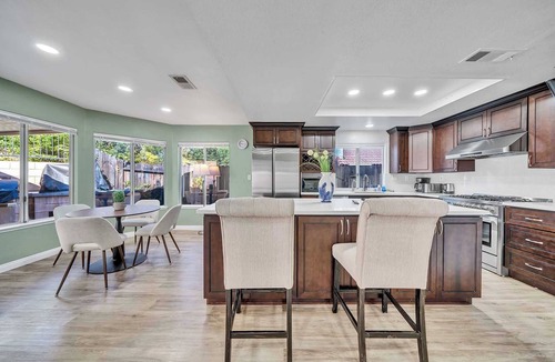 Corona House | Black Oak Haven｜Mainfloor Bedroom｜Garage｜Pet Friendly｜Walk In Closets #42144