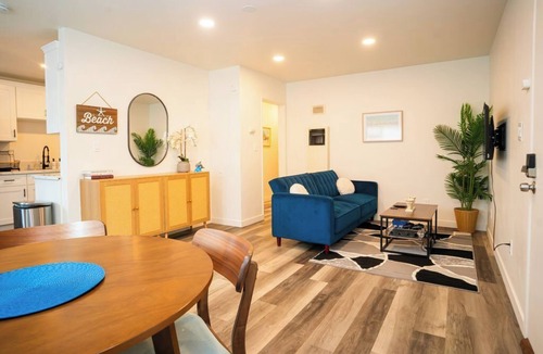 Pacific Beach Apartment | Blocks away from Pacific Beach with a King Bed + PS4