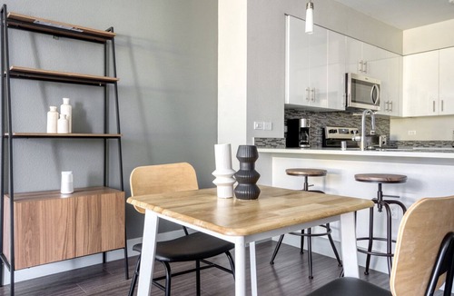 Walnut Creek Apartment | Bright Walnut Creek 1BR w/ Pool, Gym & W/D, walk to BART, by Blueground