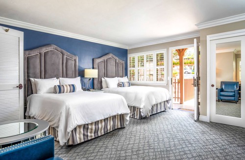 Northwest Carmel Hotel | Candle Light Inn