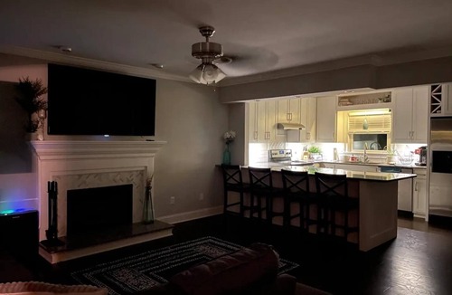 Kings Grant House | Cape Cod-style Family Home - pet friendly!