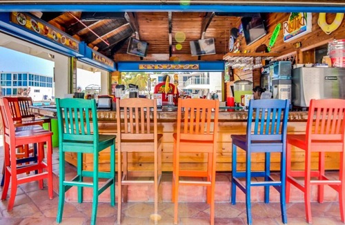 Mid Beach Condo | Castle 1527 Studio Balcony with Oceanfront, Pools, Free Parking and Direct Beach Access